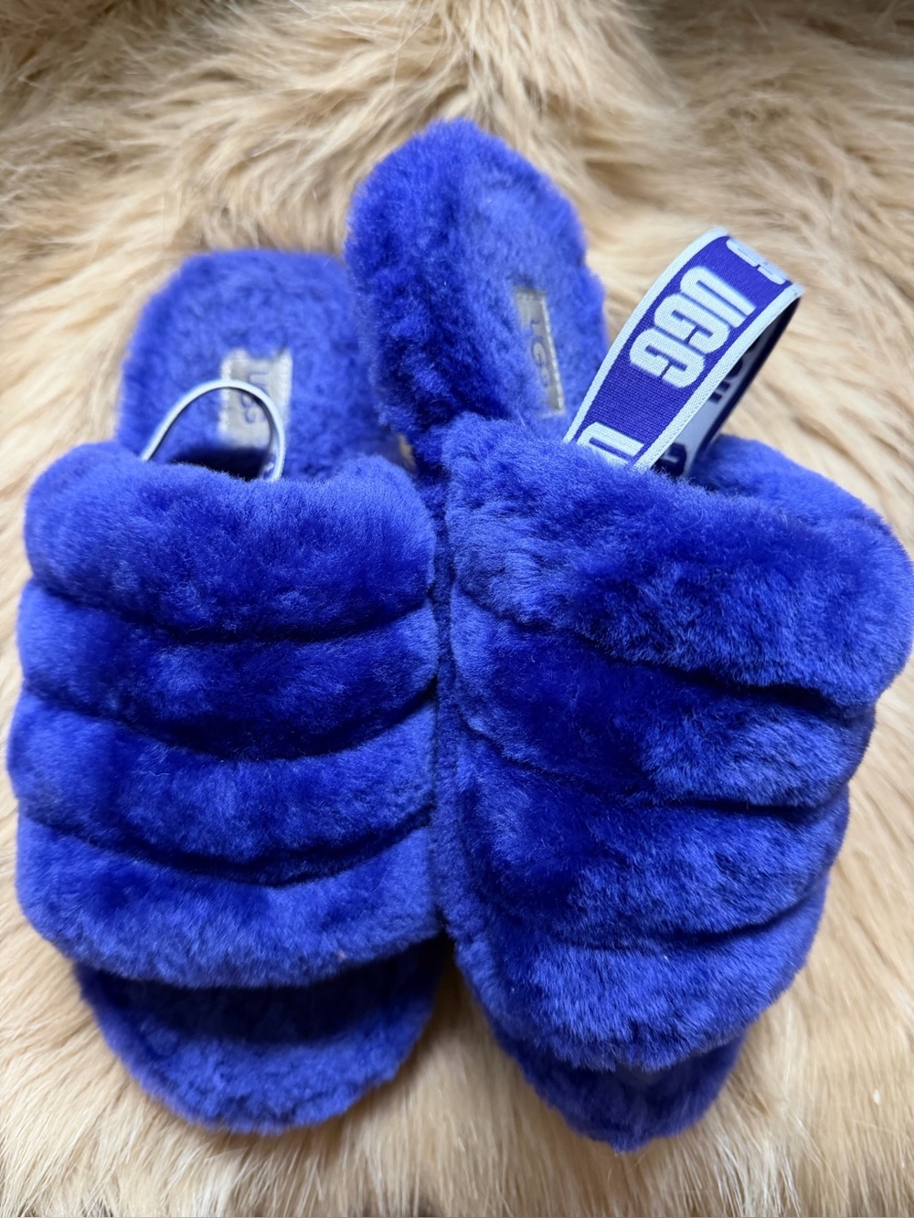 UGG Fluff Slide Shearling Slippers in Vibrant Purple Sz 5
